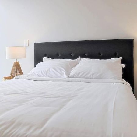 Brand New Stylish 2Br Apartment- Free Parking Окленд Экстерьер фото