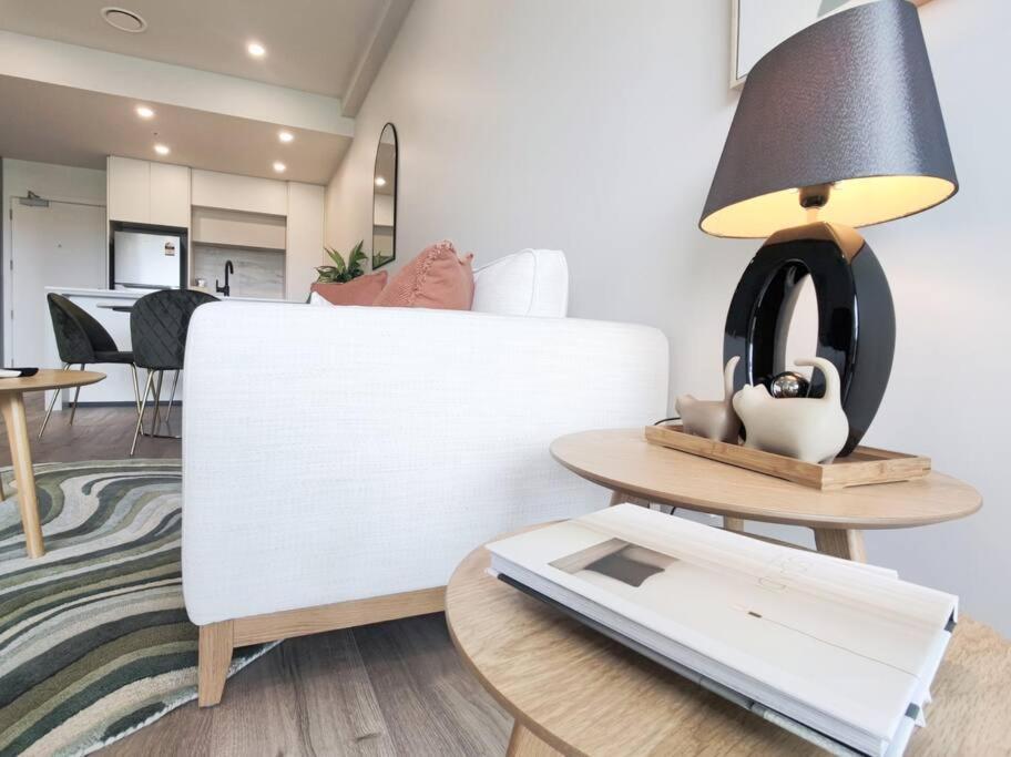 Brand New Stylish 2Br Apartment- Free Parking Окленд Экстерьер фото